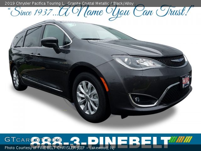 2019 Chrysler Pacifica Touring L in Granite Crystal Metallic