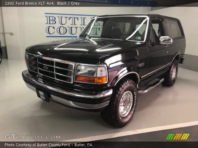 1992 Ford Bronco XLT 4x4 in Black