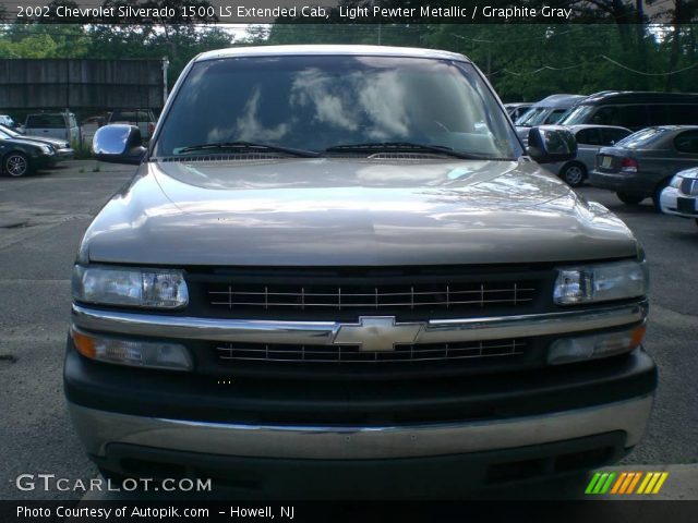 2002 Chevrolet Silverado 1500 LS Extended Cab in Light Pewter Metallic