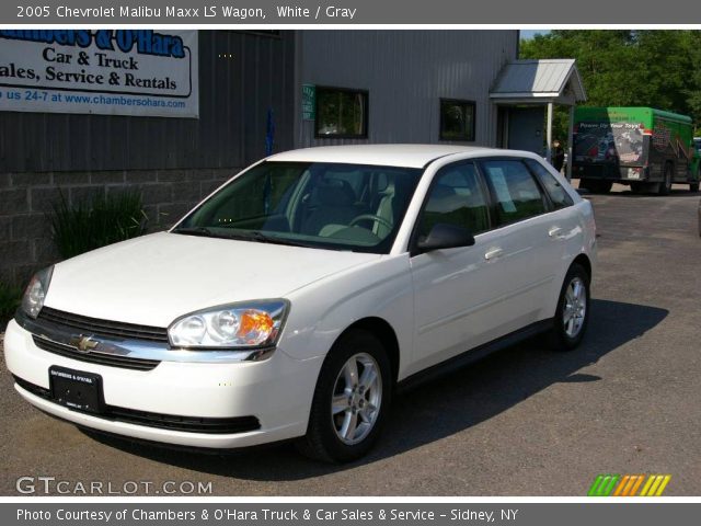 2005 Chevrolet Malibu Maxx LS Wagon in White