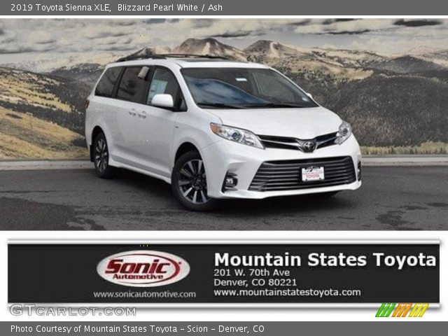 2019 Toyota Sienna XLE in Blizzard Pearl White