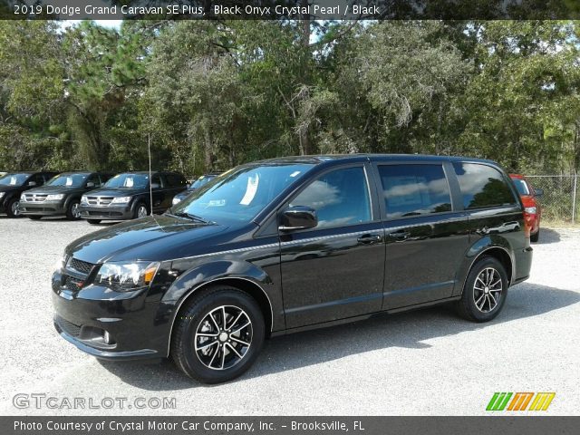 2019 Dodge Grand Caravan SE Plus in Black Onyx Crystal Pearl