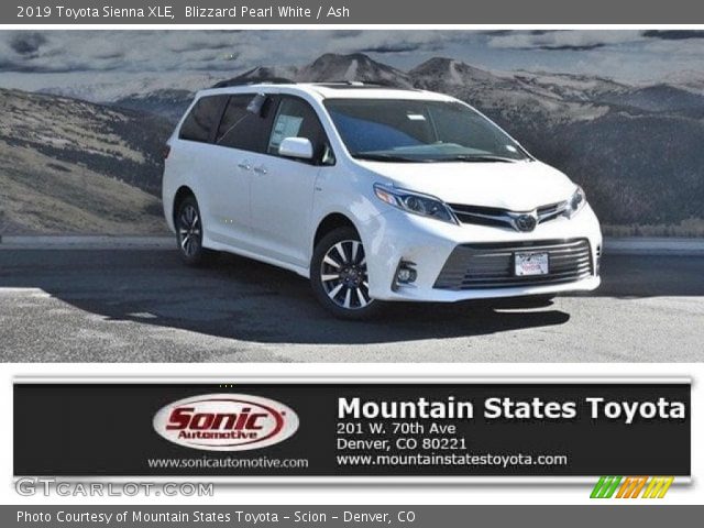2019 Toyota Sienna XLE in Blizzard Pearl White