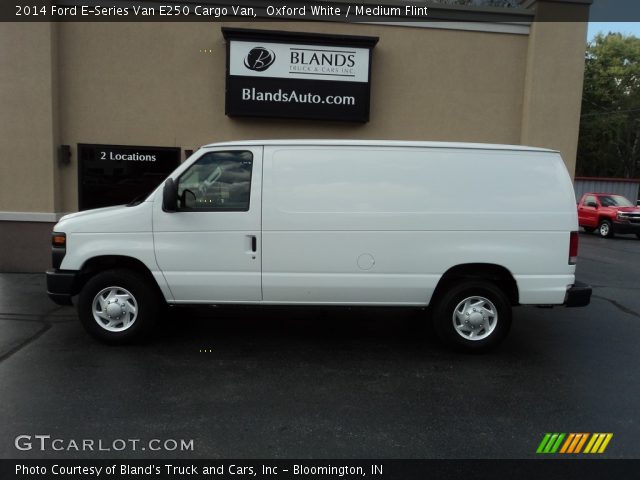 2014 Ford E-Series Van E250 Cargo Van in Oxford White