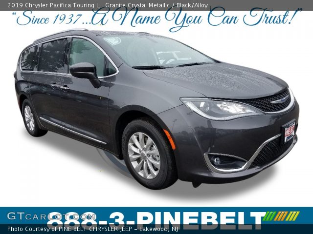 2019 Chrysler Pacifica Touring L in Granite Crystal Metallic