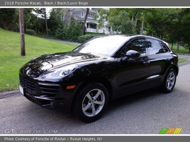 2018 Porsche Macan  in Black