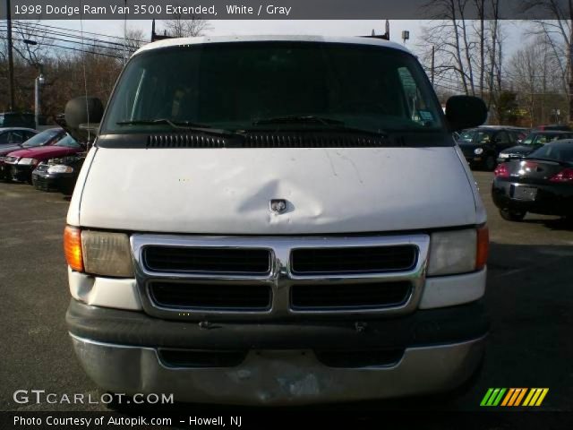 1998 Dodge Ram Van 3500 Extended in White