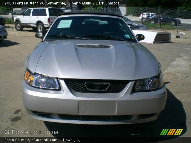 2000 Ford Mustang V6 Convertible in Silver Metallic