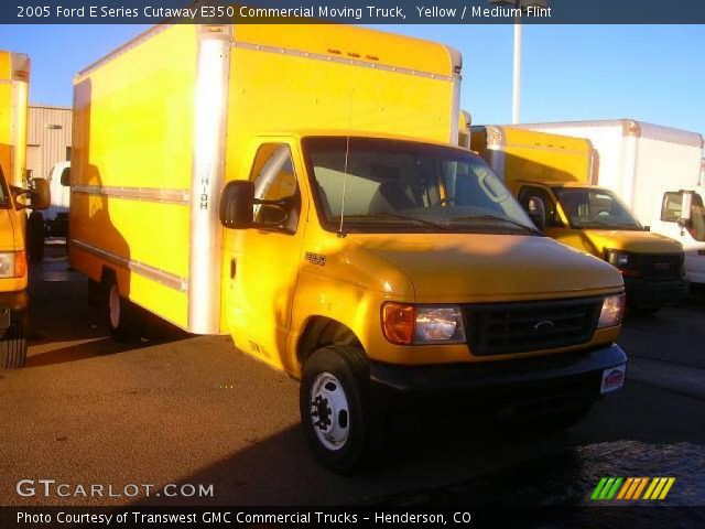 2005 Ford E Series Cutaway E350 Commercial Moving Truck in Yellow