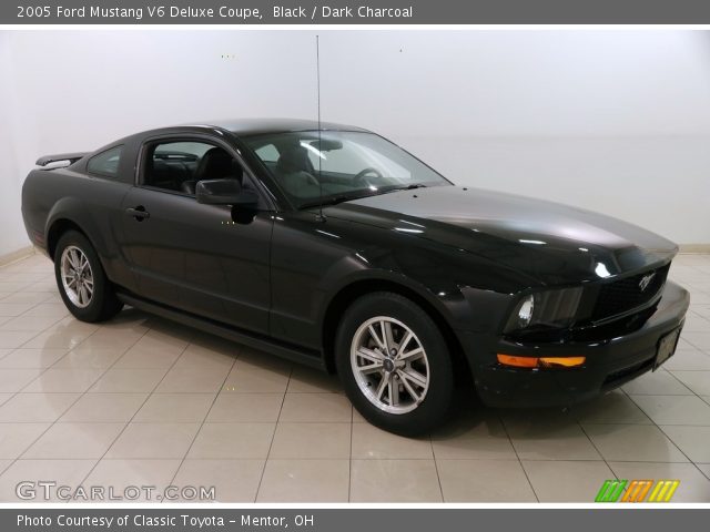 2005 Ford Mustang V6 Deluxe Coupe in Black