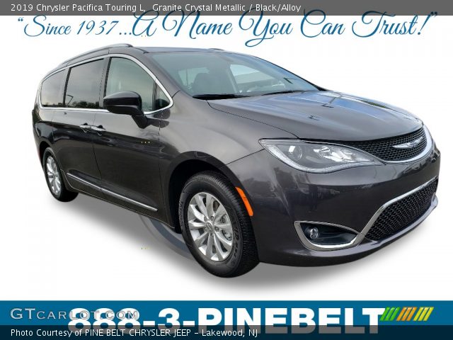 2019 Chrysler Pacifica Touring L in Granite Crystal Metallic
