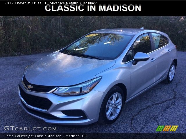 2017 Chevrolet Cruze LT in Silver Ice Metallic