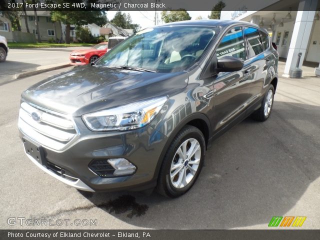 2017 Ford Escape SE 4WD in Magnetic