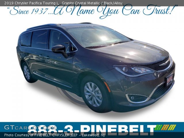 2019 Chrysler Pacifica Touring L in Granite Crystal Metallic