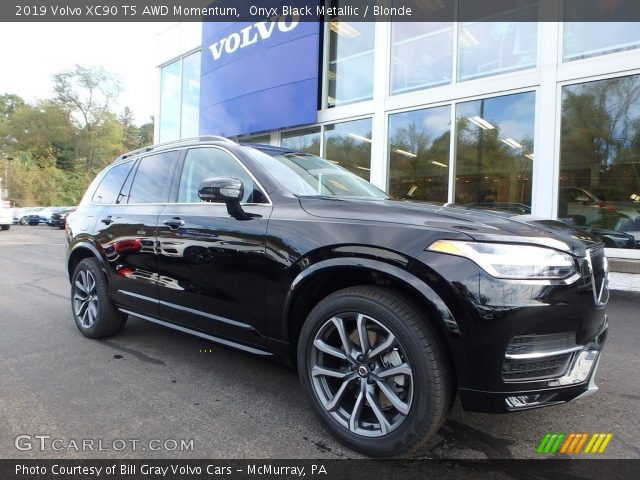 2019 Volvo XC90 T5 AWD Momentum in Onyx Black Metallic