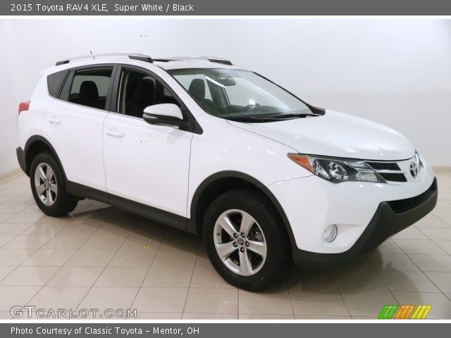 2015 Toyota RAV4 XLE in Super White