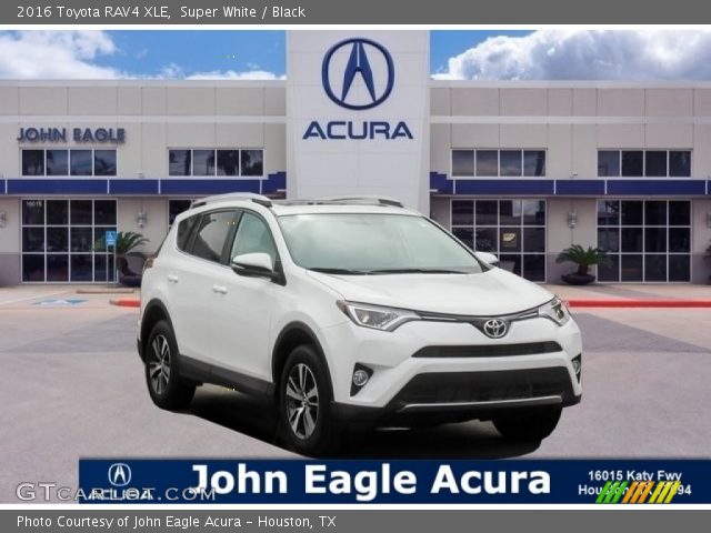 2016 Toyota RAV4 XLE in Super White