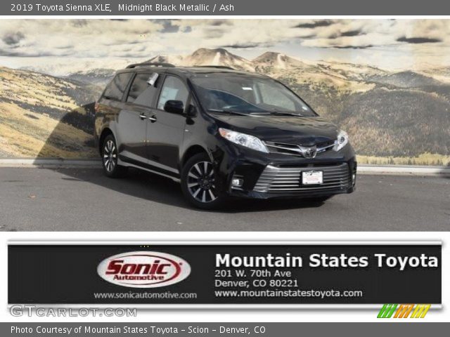 2019 Toyota Sienna XLE in Midnight Black Metallic