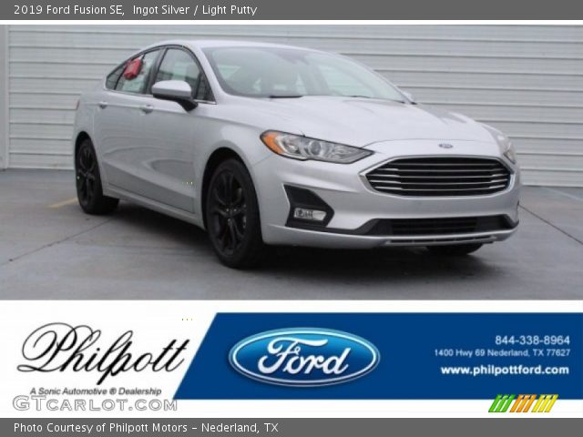 2019 Ford Fusion SE in Ingot Silver