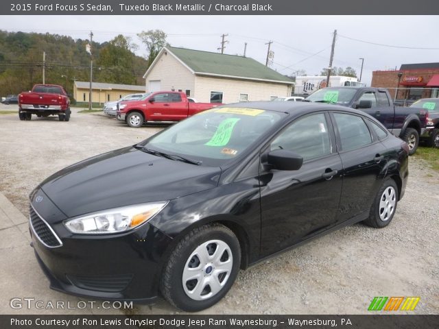 2015 Ford Focus S Sedan in Tuxedo Black Metallic