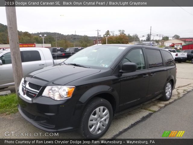 2019 Dodge Grand Caravan SE in Black Onyx Crystal Pearl