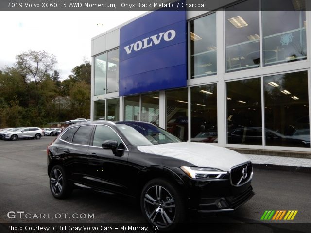 2019 Volvo XC60 T5 AWD Momentum in Onyx Black Metallic