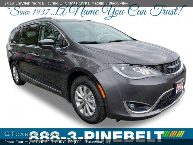 2019 Chrysler Pacifica Touring L in Granite Crystal Metallic