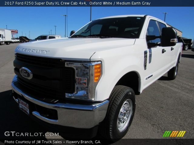 2017 Ford F250 Super Duty XL Crew Cab 4x4 in Oxford White