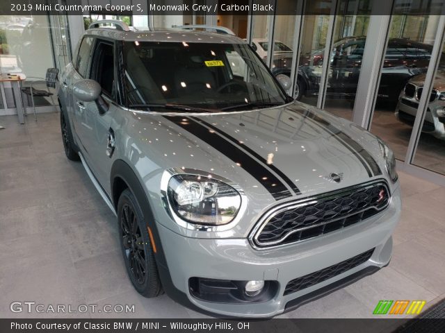 2019 Mini Countryman Cooper S in Moonwalk Grey