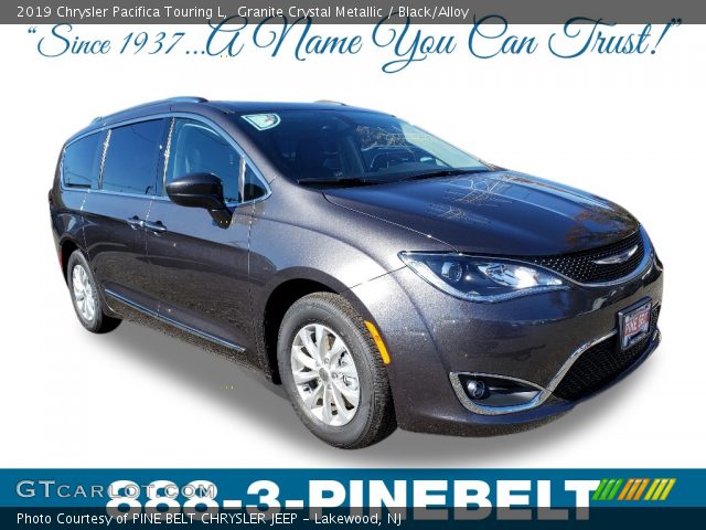 2019 Chrysler Pacifica Touring L in Granite Crystal Metallic