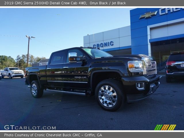 2019 GMC Sierra 2500HD Denali Crew Cab 4WD in Onyx Black