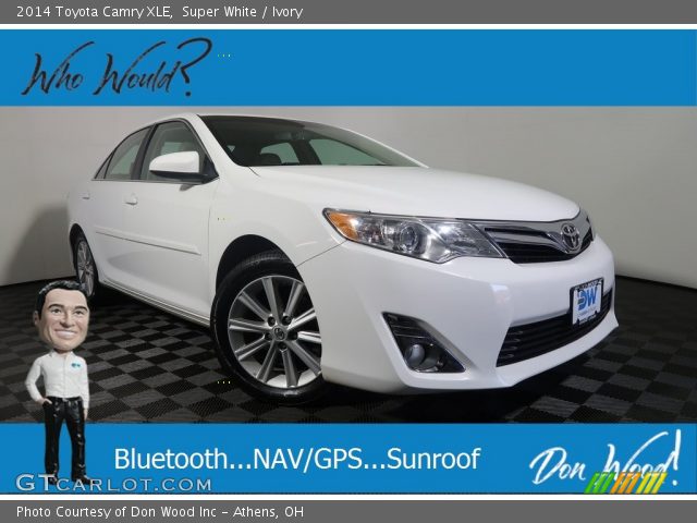 2014 Toyota Camry XLE in Super White