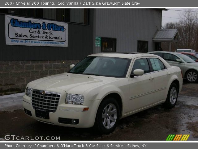 2007 Chrysler 300 Touring in Cool Vanilla