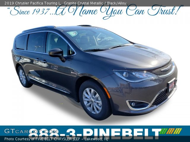 2019 Chrysler Pacifica Touring L in Granite Crystal Metallic