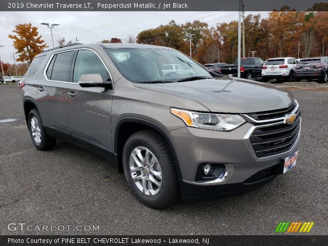 2019 Chevrolet Traverse LT in Pepperdust Metallic