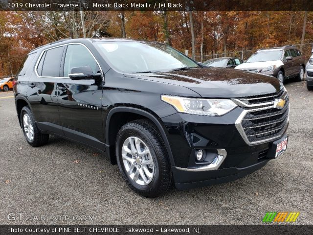2019 Chevrolet Traverse LT in Mosaic Black Metallic