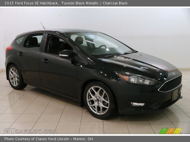 2015 Ford Focus SE Hatchback in Tuxedo Black Metallic