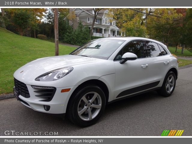 2018 Porsche Macan  in White