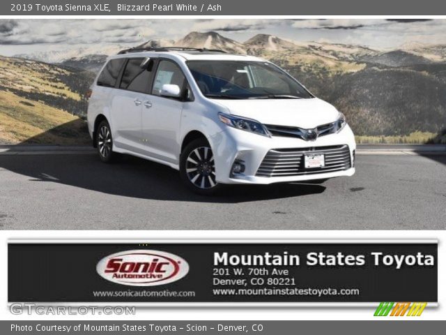 2019 Toyota Sienna XLE in Blizzard Pearl White