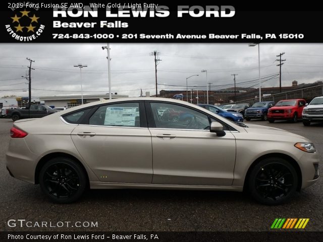 2019 Ford Fusion SE AWD in White Gold