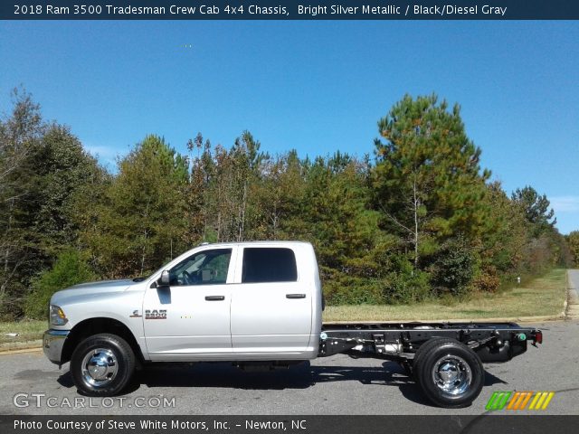 2018 Ram 3500 Tradesman Crew Cab 4x4 Chassis in Bright Silver Metallic