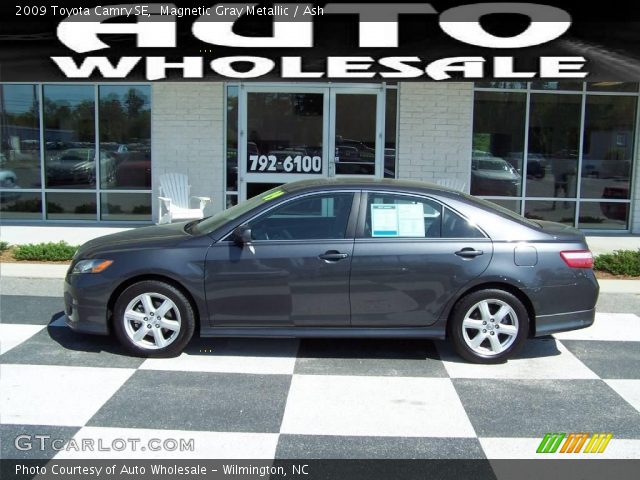 2009 Toyota Camry SE in Magnetic Gray Metallic