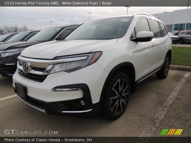 2019 Honda Pilot Touring AWD in White Diamond Pearl