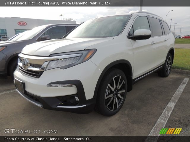 2019 Honda Pilot Touring AWD in White Diamond Pearl