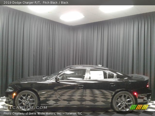 2019 Dodge Charger R/T in Pitch Black