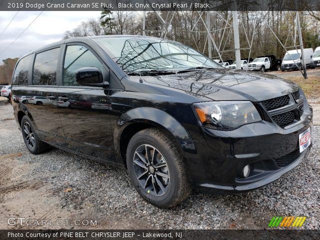 2019 Dodge Grand Caravan SE Plus in Black Onyx Crystal Pearl