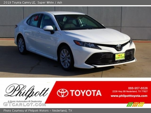 2019 Toyota Camry LE in Super White