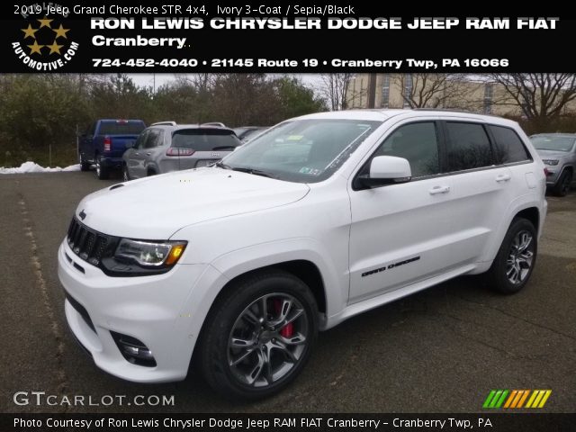 2019 Jeep Grand Cherokee STR 4x4 in Ivory 3-Coat