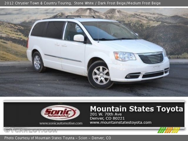 2012 Chrysler Town & Country Touring in Stone White