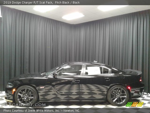 2019 Dodge Charger R/T Scat Pack in Pitch Black